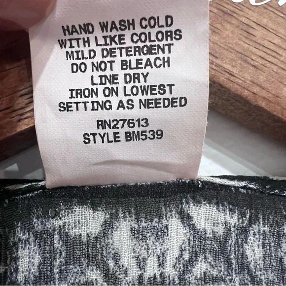 Badgley Mischka Black and White Beaded Oversized V-neck Swim Coverup Top, Small - Picture 6 of 11